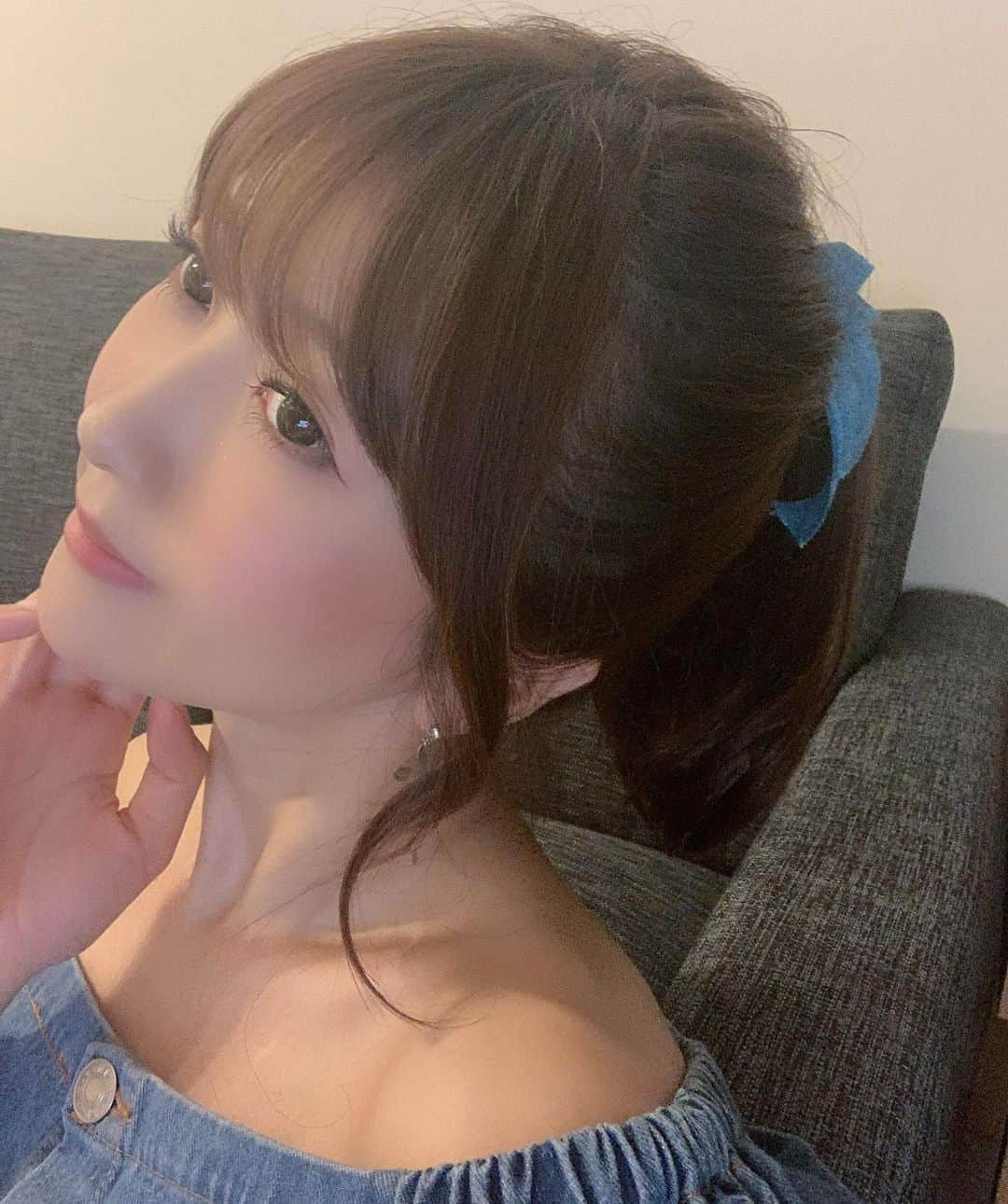 大槻ひびきさんのインスタグラム写真 - (大槻ひびきInstagram)「ポニテ💜 #japan #hair #hairstyle  #hairarrange  #ヘアアレンジ #ポニーテール #ポニテ」8月13日 3時24分 - yanhibi0221