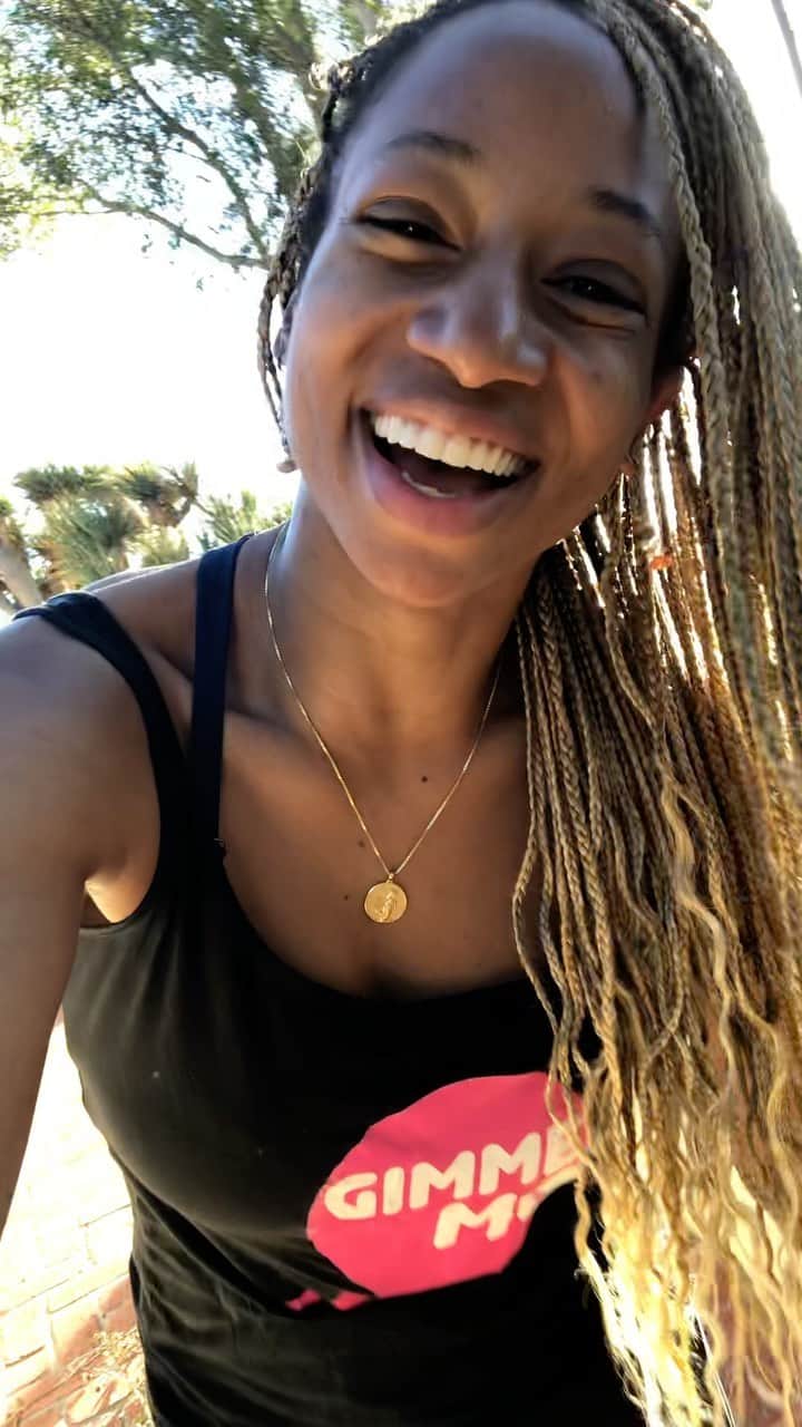 モニーク・コールマンのインスタグラム：「For years I’ve said that young people aren’t just the leaders of tomorrow, they are the leaders of TODAY! So I’m extremely excited to announce the launch of my new platform @gimmemoyouth ✊🏾 powered by @changemakerodyssey 😭♥️ . . When given the tools and resources to make a difference, I believe THIS  generation will make an impact beyond our wildest dreams 🌍♥️💪🏾🥰 #gimmemoyouth」