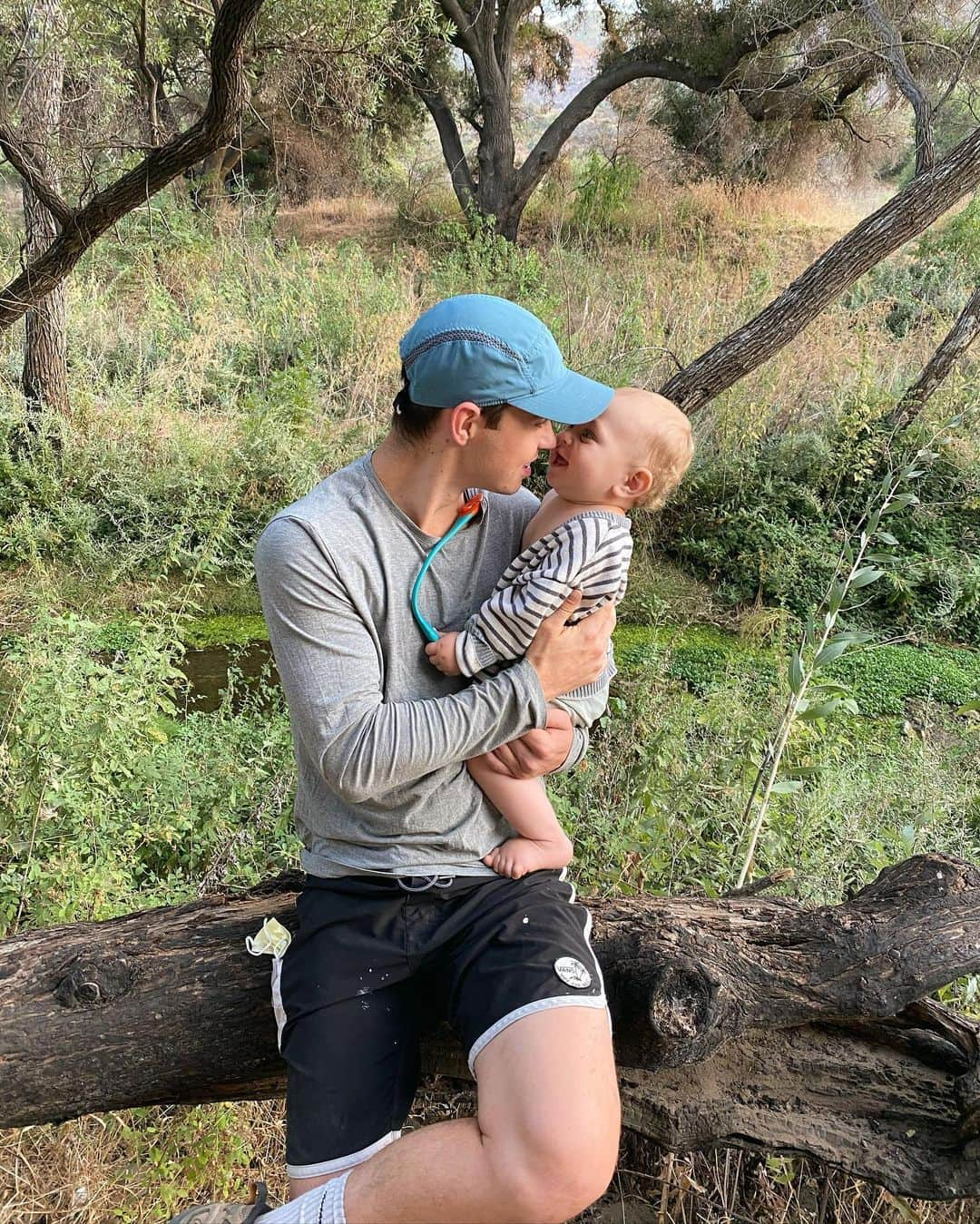 ナッシュ・グリアさんのインスタグラム写真 - (ナッシュ・グリアInstagram)「We had a staring contest (5th slide) 😂」8月13日 5時01分 - nashgrier