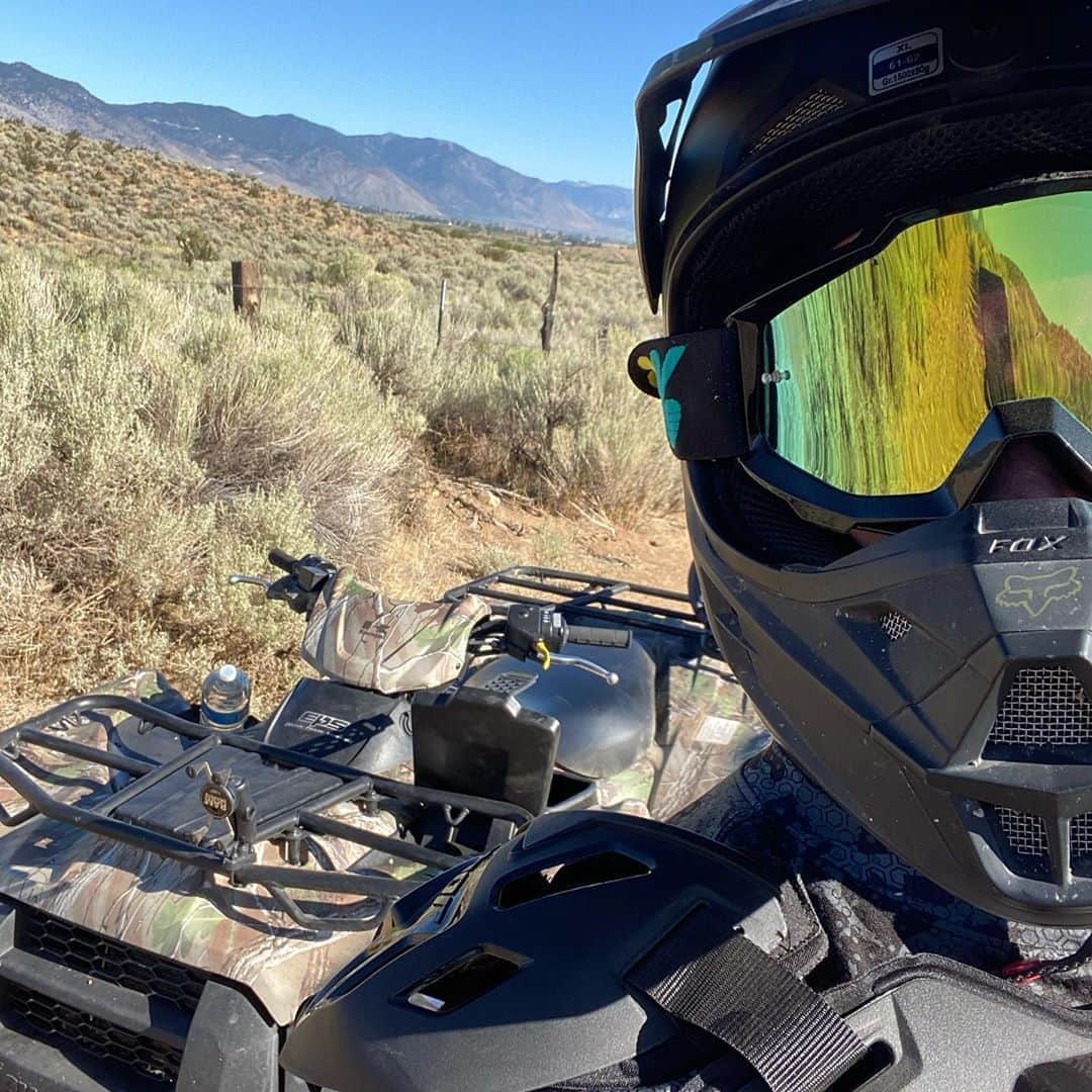 ストーン・コールド・スティーブ・オースチンのインスタグラム：「Lost my helmet yesterday while riding my buggy. Obviously I was not wearing it. This morning I retraced  my ride on my 4 wheeler and found it right where I thought it might be. Lucky.  I need to be better about wearing my helmet...  @kawasakiusa」