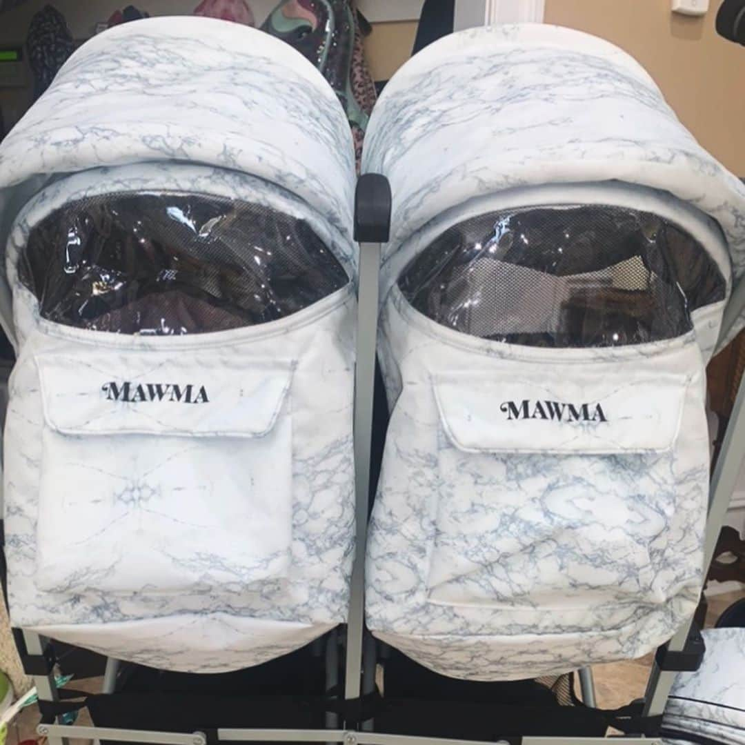 ニコール・ ポリッツィさんのインスタグラム写真 - (ニコール・ ポリッツィInstagram)「Yasss MAWMA’s !!!!my @yourbabiieofficial MAWMA Marble Double Stroller just launched exclusively at @buybuybaby! 🥰With reversible pink and black seat covers ! The perfect stroller for siblings or twins!👶🏽👶🏽 LINK IN BIO #yourbabiie #mawma #babygear #momlife #strollerstyle #stroller #travel #parenting #buybuybaby #babyessentials #babyregistry #twinning #yourbabiiepartner」8月13日 6時00分 - snooki