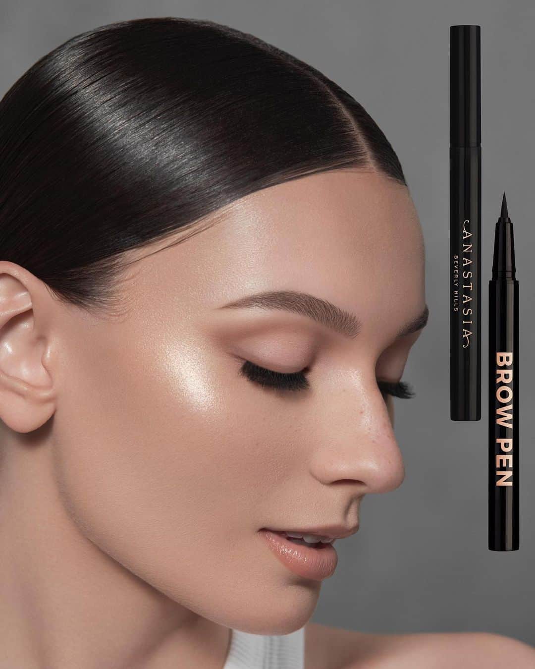 Anastasia Beverly Hillsさんのインスタグラム写真 - (Anastasia Beverly HillsInstagram)「Create your perfect brow, one fine brush stroke at a time.  Model is wearing Brow Pen - Soft Brown   #anastasiabrows #browpen」8月13日 6時01分 - anastasiabeverlyhills