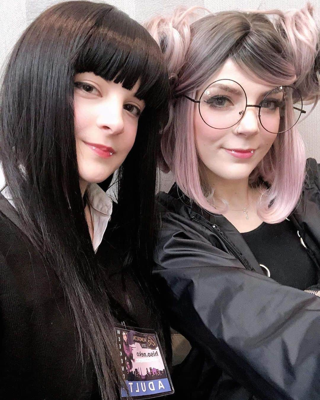 Tessaさんのインスタグラム写真 - (TessaInstagram)「Happiest birthday to my bby @blood.raven !!🎂 As I look back on everything we’ve created together, I can only think of how proud I am of the art we’ve made and of our friendship in general! I look up to you so much and you’re one of my biggest inspirations.🥺 I miss you and can’t wait until we can go back to the way things were! Next year we’ll be celebrating at the goth club. Ilysmmmmm💀🖤🥰」8月13日 6時21分 - hiso.neko