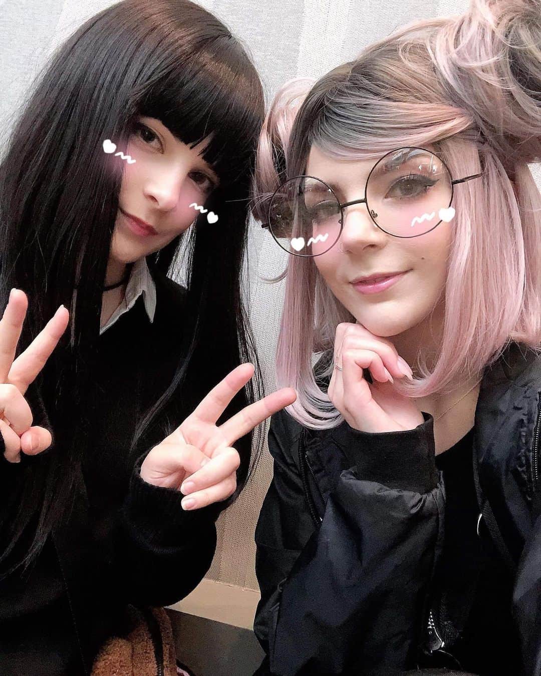 Tessaさんのインスタグラム写真 - (TessaInstagram)「Happiest birthday to my bby @blood.raven !!🎂 As I look back on everything we’ve created together, I can only think of how proud I am of the art we’ve made and of our friendship in general! I look up to you so much and you’re one of my biggest inspirations.🥺 I miss you and can’t wait until we can go back to the way things were! Next year we’ll be celebrating at the goth club. Ilysmmmmm💀🖤🥰」8月13日 6時21分 - hiso.neko