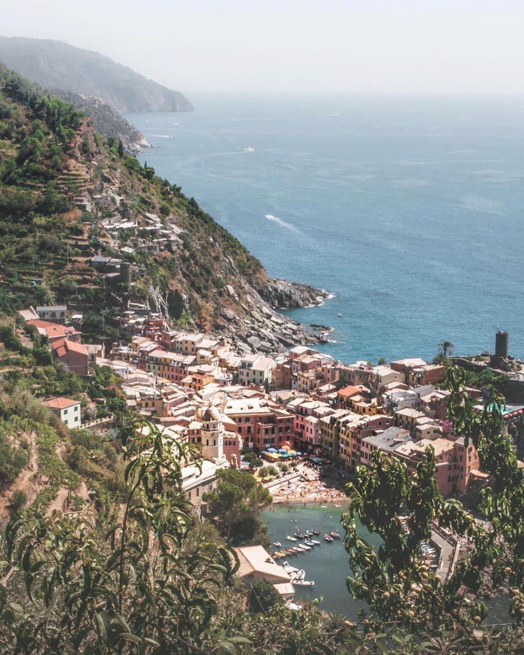 ボトキエのインスタグラム：「Wander-lusting over this view + an Aperol spritz in hand, duh • link in bio for your very own virtual vacay, complete with cocktail recipes 🥂 Salute!」