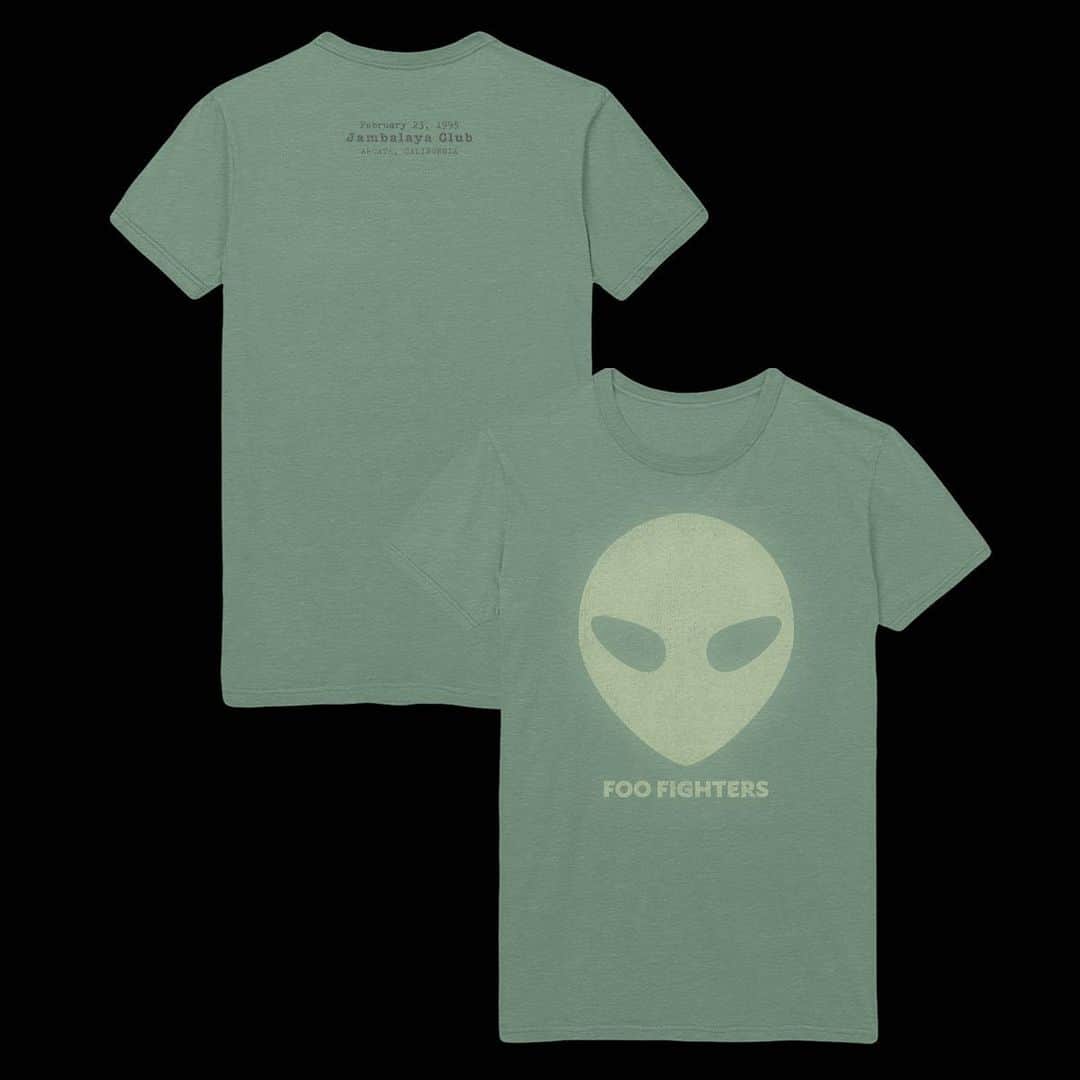 のインスタグラム：「Just released today >>> Limited Edition Original Roswell Alien Design tee commemorating Foo Fighters' show on February 23, 1995 at Jambalaya Club in Arcata, California and June 3, 1995 at Kong’s College in London. 👽 Shop adult & youth sizes at link in bio.   All of Foo Fighters' proceeds from this shirt will go towards benefitting National Independent Venue Association (@nivassoc) in the US. Visit saveourstages.com to take action. #saveourstages And UK proceeds will go to #saveourvenues」