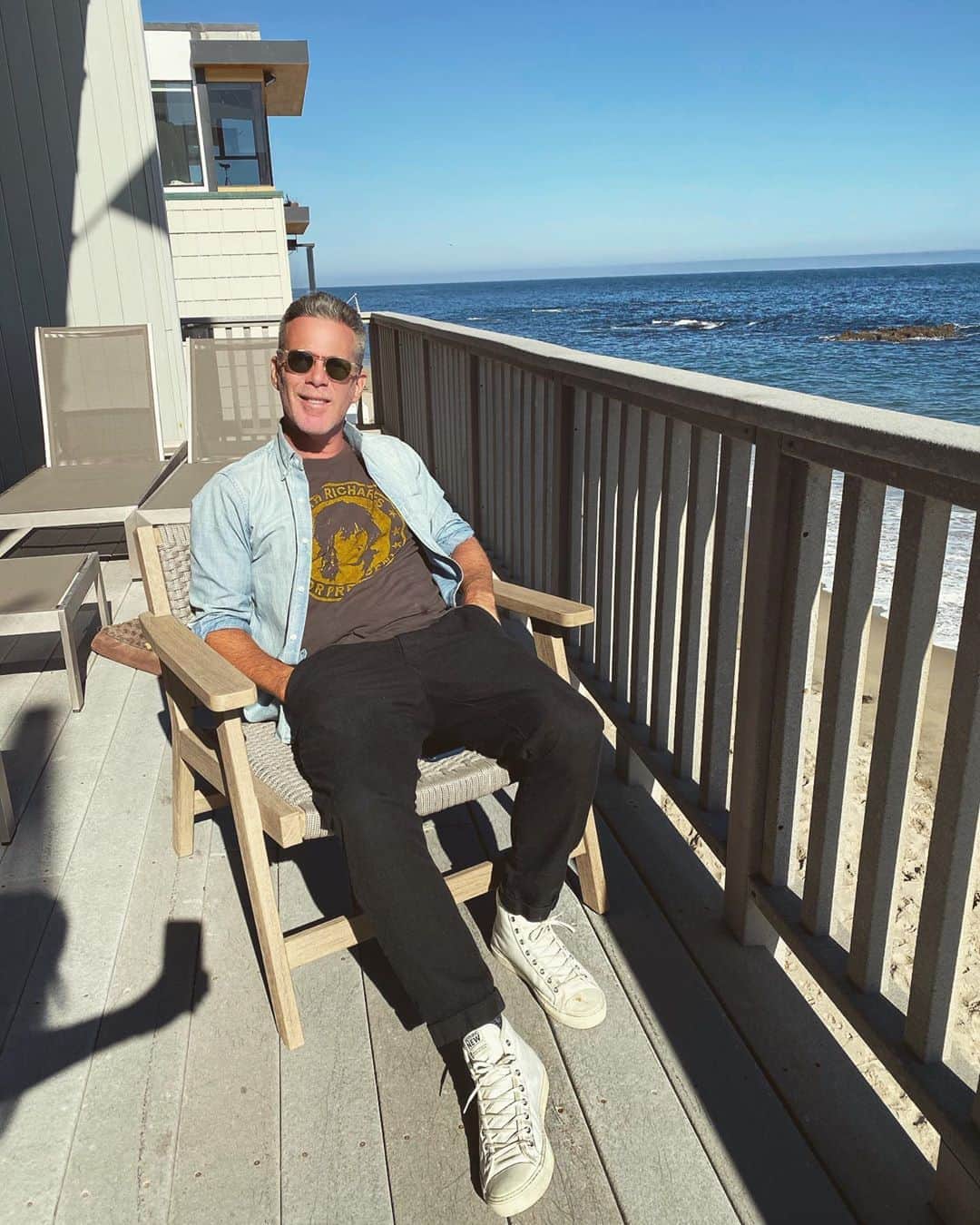 scottlippsさんのインスタグラム写真 - (scottlippsInstagram)「Missing Malibu and missing so many of my friends.. tag a friend who you miss in this crazy time.. wearing fav @nothingnew #malibu #friends #love」8月13日 6時59分 - scottlipps