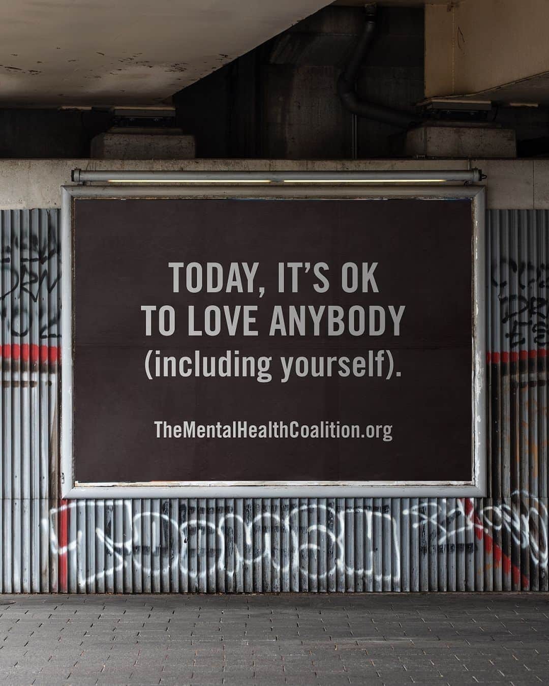 ケネスコールさんのインスタグラム写真 - (ケネスコールInstagram)「Before you can spread the love, you have to start with yourself. If you, or someone you know, are struggling with a mental health condition, visit visitTheMentalHealthCoalition.org for support information and advice. #MentalHealthMatters #MentalHealthCoalition」8月13日 7時00分 - kennethcole