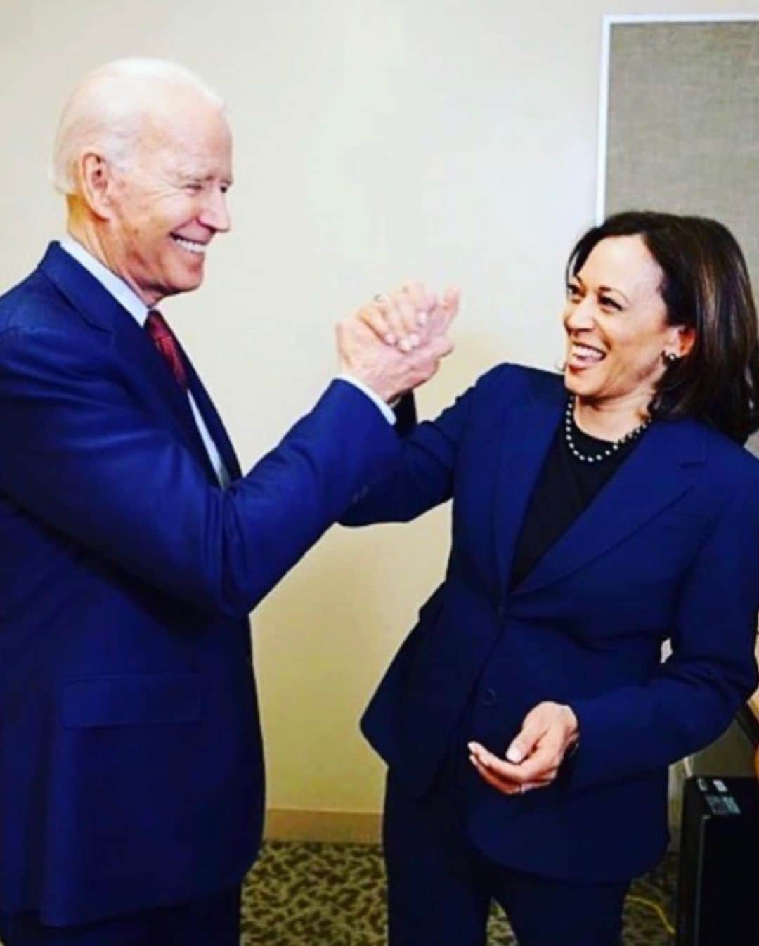 メアリー・J. ブライジさんのインスタグラム写真 - (メアリー・J. ブライジInstagram)「Congrats to @kamalaharris!! #BidenHarris2020 #winwithblackwomen #wemustvote 💪🏽💪🏽」8月13日 7時01分 - therealmaryjblige