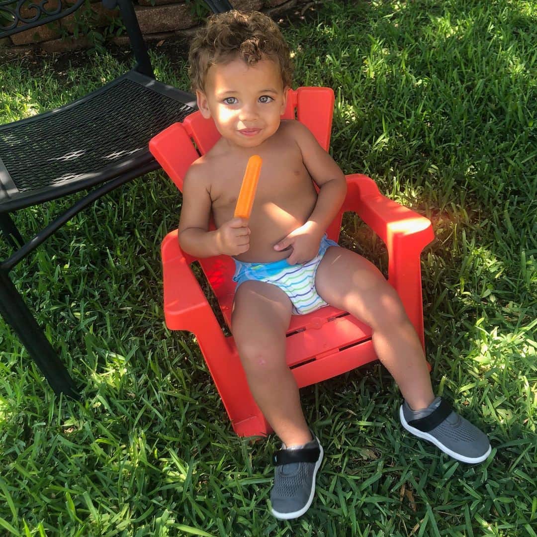 ケリーン・アコスタのインスタグラム：「Happy 2nd birthday to my baby boy Em! Keep bringing joy to everyone that’s in your presence. I love you! ❤️」