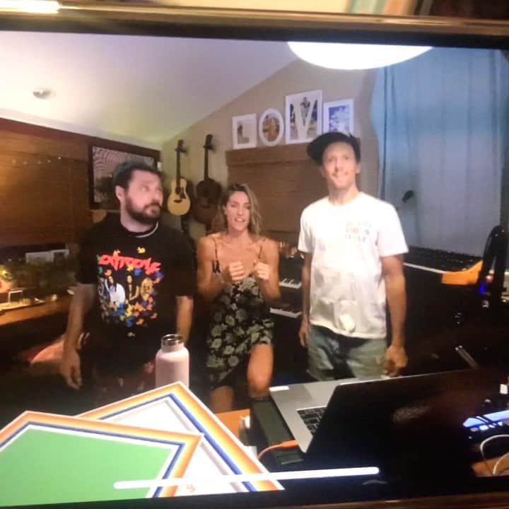 ジェイソン・ムラーズのインスタグラム：「Behind the scenes of The Mragical Mranch on @celebshowoff • For our finale episode, @billygalewood @chachachaska & I filmed our last scene together in slo-motion, which meant we had to speak & move at double speed. This is from the night we tested the frame rate. The final scene landed us inside a lava lamp, which is appropriate. • Link in bio will guide you to the final episode - our weirdest submission yet! Big views raise big dollars for @feedingamerica!」