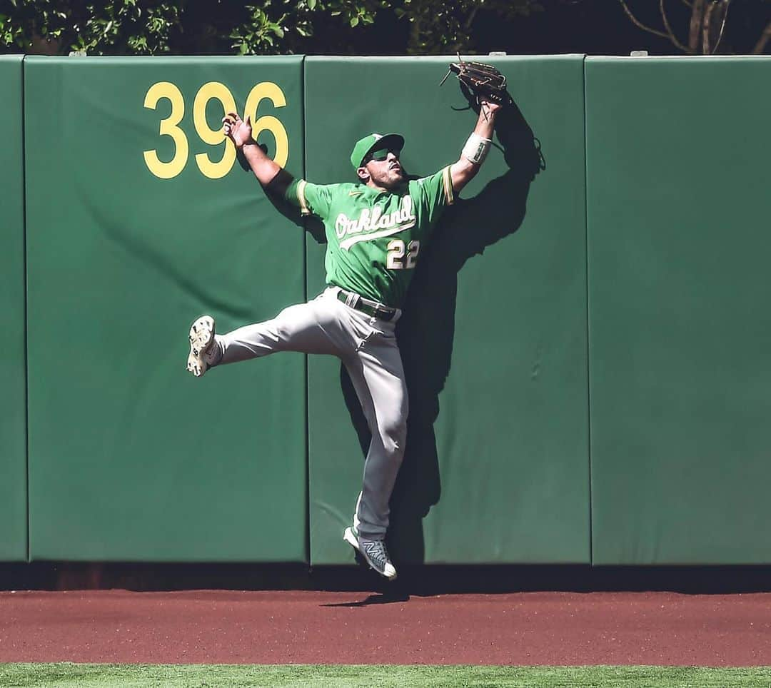 オークランド・アスレチックスさんのインスタグラム写真 - (オークランド・アスレチックスInstagram)「Laurea NO NO and NO. #RootedInOakland」8月13日 7時49分 - athletics