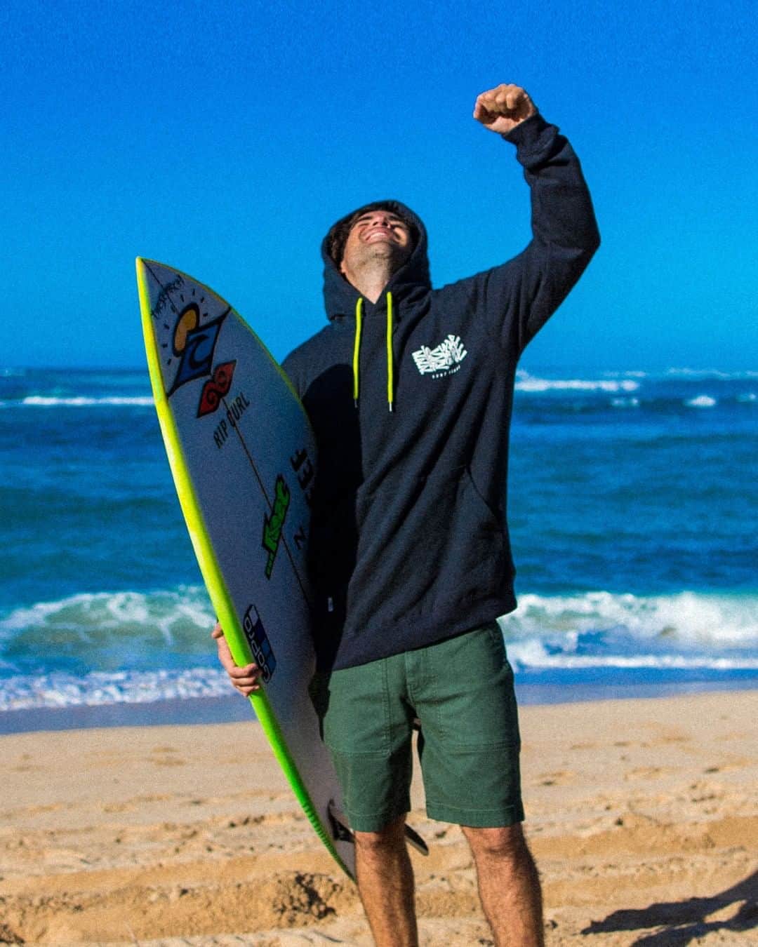 Rip Curl Australiaさんのインスタグラム写真 - (Rip Curl AustraliaInstagram)「How we feel about the new Surf Heads Collection, by none other than the biggest surf head we know, @cocom4debarrelkilla 🤯」8月13日 8時01分 - ripcurl_aus