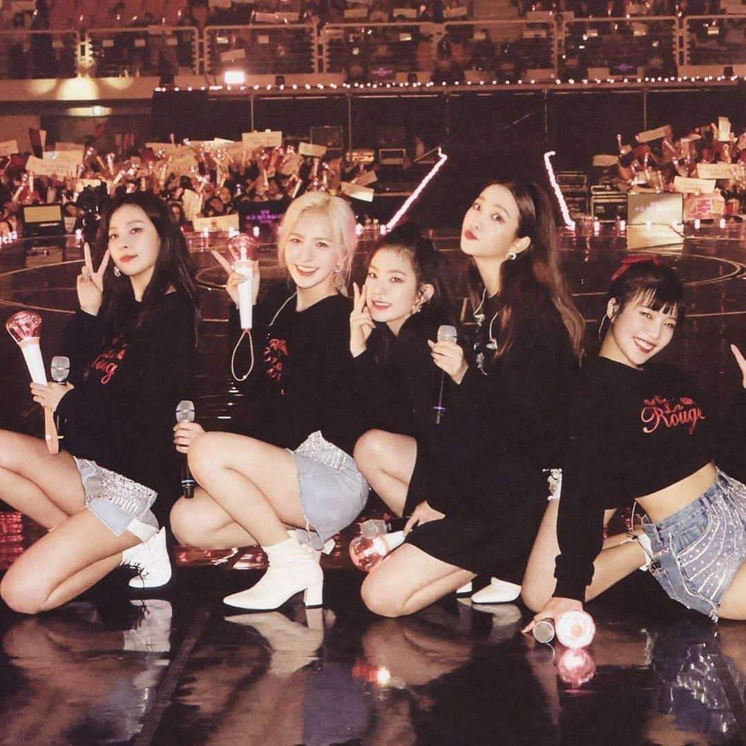 スルギさんのインスタグラム写真 - (スルギInstagram)「Missing them together on one stage 💖💛💙💚💜  #RedVelvet_IRENE_SEULGI #레드벨벳_아이린_슬기 #MONSTER #REDVELVET #레드벨벳 #IRENE #BAEJOOHYUN #아이린 #SEULGI #KANGSEULGI #슬기 #WENDY #SONSEUNGWAN #웬디 #JOY #PARKSOOYOUNG #조이 #YERI #KIMYERIM #예리 #KPOP #GIRLGROUP」8月13日 8時15分 - kristiandawal29