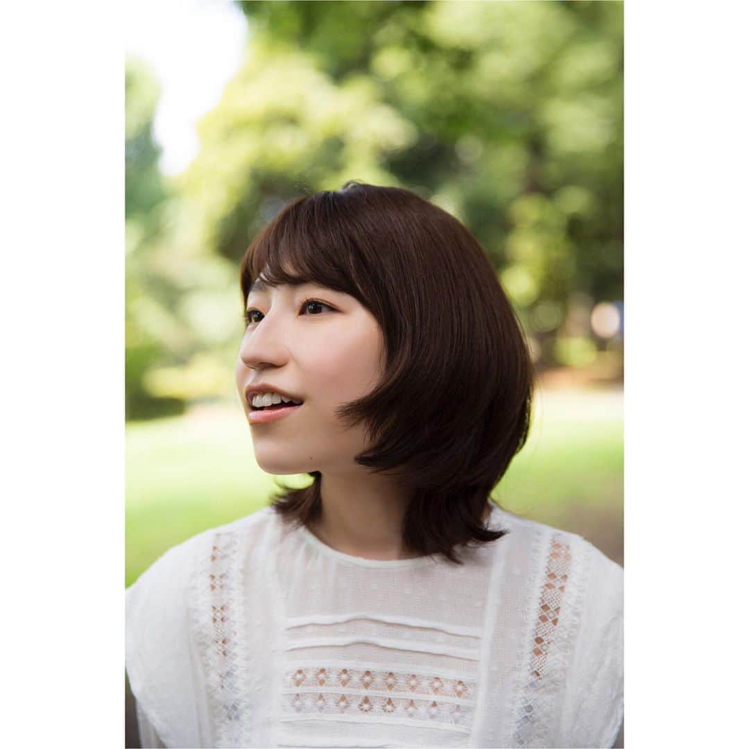 関取花のインスタグラム：「🌼🌼🌼🌼  新曲『今をください』9/4(⾦)配信リリース決定！  この曲は現在放送中のドラマ「アンサング・シンデレラ」のスピンオフとして8/27よりFODにて配信されるドラマ、「アンサング・シンデレラ ANOTHER STORY 〜新⼈薬剤師 相原くるみ〜」の主題歌として書き下ろしました👧🏻💊  お楽しみに✨  伴ってアー写も新しくなりました。撮影は兼ねてから私が大好きだった植本一子さん。 一子さんのおかげで、今の私らしいとっても素敵な写真が撮れました📷楽しかったな〜ありがとうございました！  #関取花 #相原くるみ @aiharakurumi  #アンサングアナザーストーリー #アンサングスピンオフ  🌼🌼🌼🌼」