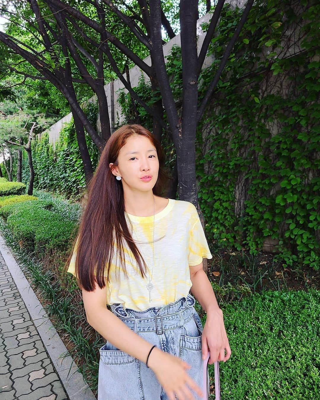 イ・シヨンさんのインスタグラム写真 - (イ・シヨンInstagram)「💛」8月13日 8時58分 - leesiyoung38