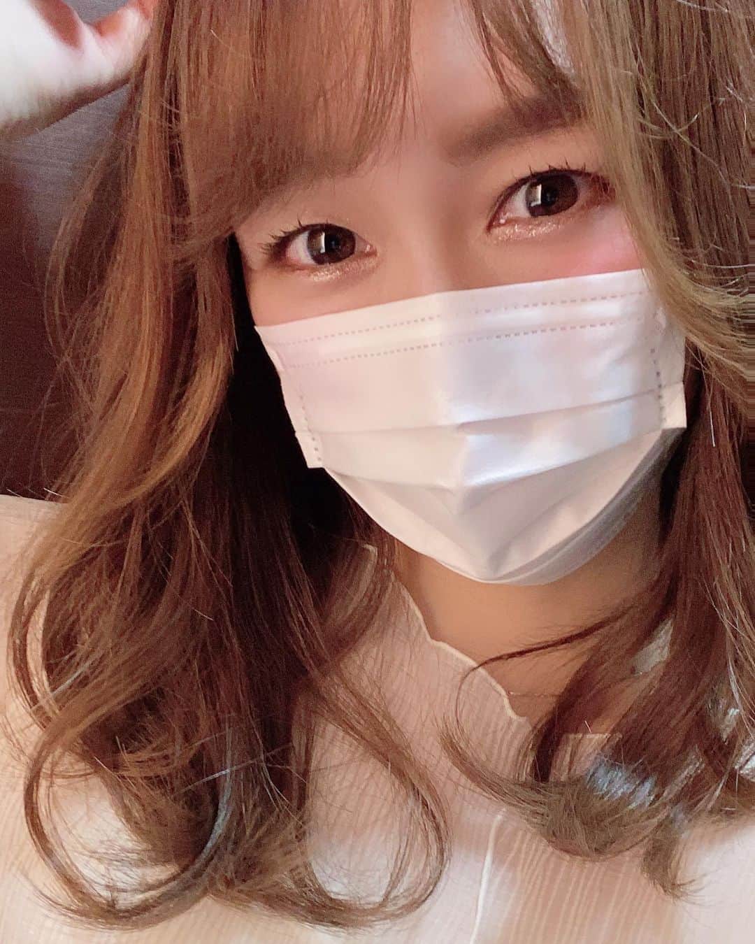 のインスタグラム：「⠀ ⠀ ⠀ ゴッドハンド先生にヘアセットしていただいた時のもの‪･:*+.‬✂︎ ⠀ すごいなぁ💭 ⠀ 日々練習していますが、なかなかこうはできない…⠀ なにごとも、練習あるのみ！ですね😳 ⠀ ⠀ #hairstyle #haircut #ヘアアレンジ #hairarrange #なかなかこうはできない #苦笑　#練習あるのみ #マスクメイク も #マイペース  に #研究してます #☺️ #楽しい #enjoy #立石純子 #はだのブランドアンバサダー #音楽#ピアノ#弾き語り#シンガーソングライター#自然 #음악#일본#피아노 #likes  #instadaily #followforlike  #love#photooftheday」