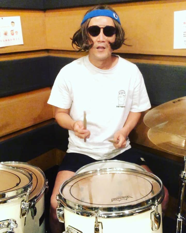 おたこぷーのインスタグラム：「ドラム漫談　スティックまわし　#ブラッシュアップ してみました。 #ドラム #俺くらいの #ど素人 #ファンク」