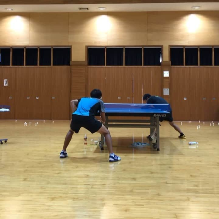 吉村真晴のインスタグラム：「Good practice with Taku.  Thank you always😊 #tabletennis #maharuyoshimura  #takutakakiwa #吉村真晴 #高木和卓」