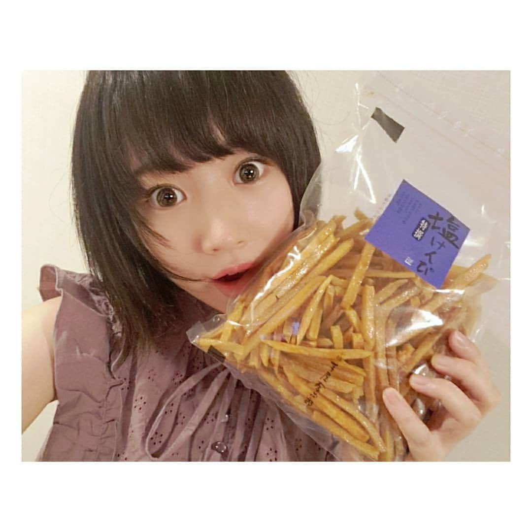 坂本詩緒里さんのインスタグラム写真 - (坂本詩緒里Instagram)「#高知 で頂いた#塩けんぴ #おいしぃちゃん 💕 #ありがとうございます 😊 #今日も１日がんばるぞ  #いもけんぴ #差し入れ #おやつ #自撮り  #おいしくて #ビックリした顔」9月11日 13時05分 - jpba529