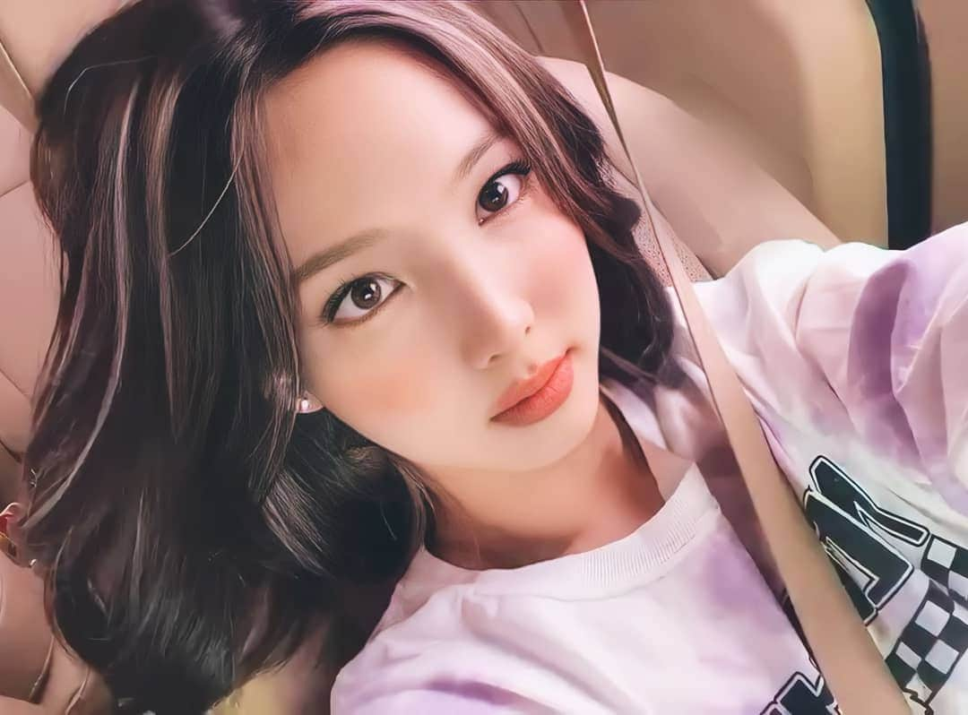 ナヨンさんのインスタグラム写真 - (ナヨンInstagram)「♪ she looks incredibly beautiful 😍 © 9miracle_ny ↬#Nayeon #TWICE #나연 #트와이스 ♡」9月11日 13時49分 - twnayeon