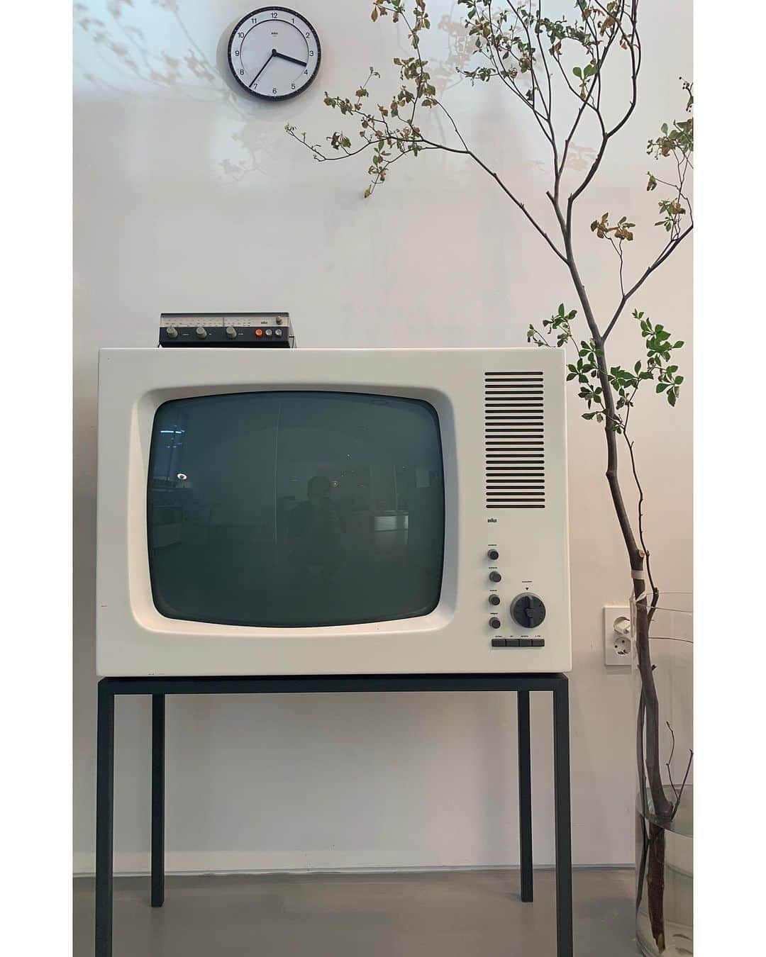 ト・サンウさんのインスタグラム写真 - (ト・サンウInstagram)「#오늘아님주의  디터 람스 Dieter Rams, 👁」9月11日 14時00分 - sang_____w