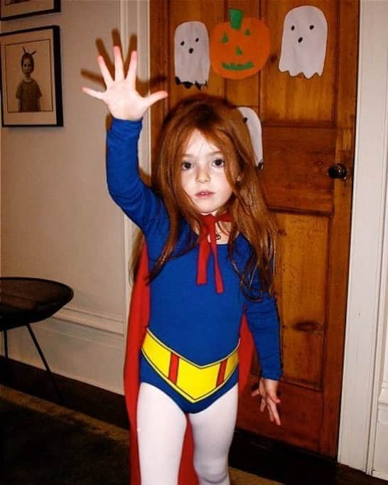 ジュリアン・ムーアさんのインスタグラム写真 - (ジュリアン・ムーアInstagram)「#tbt to my supergirl @livfreundlich. I miss my little super hero. ❤️❤️❤️」9月11日 5時06分 - juliannemoore