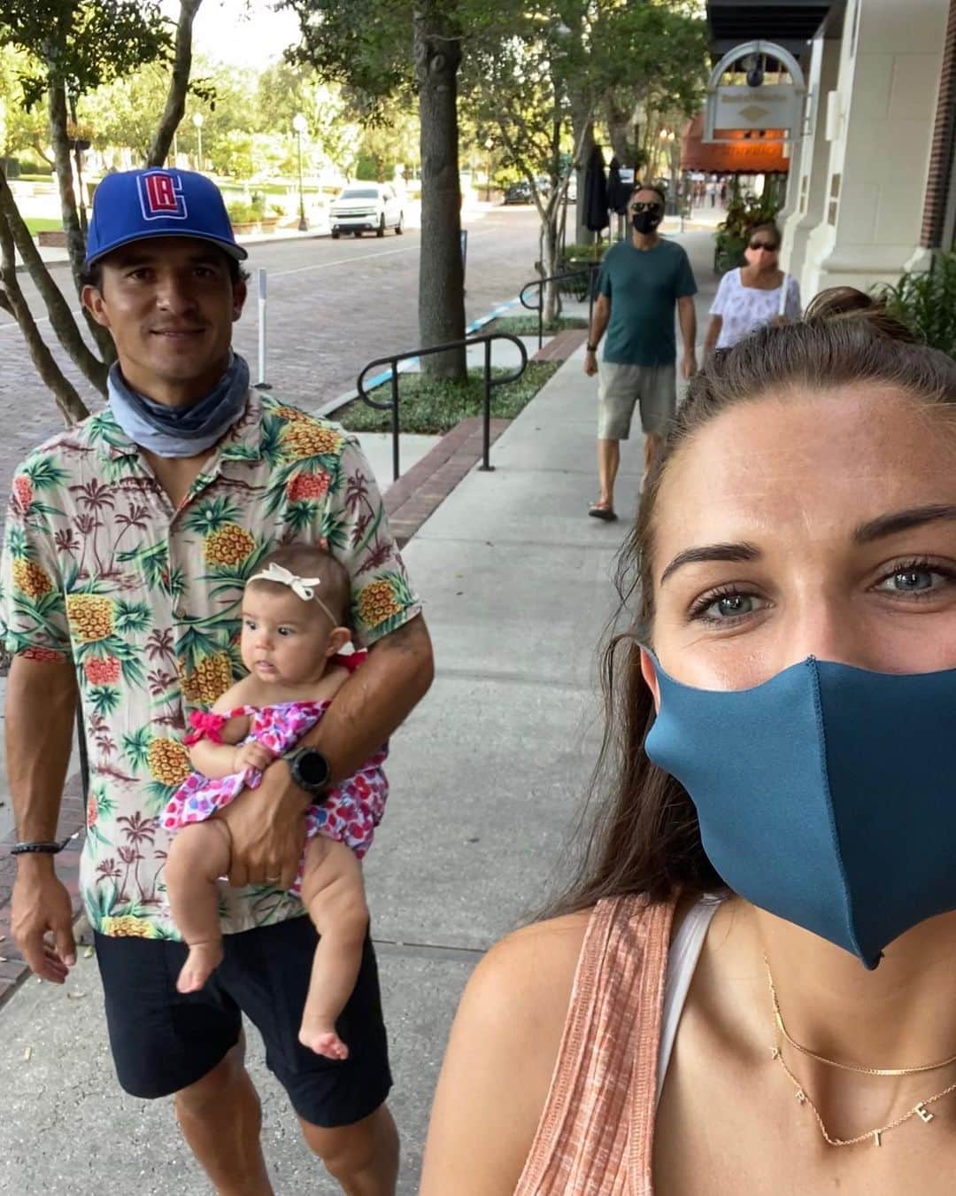 アレックス・モーガンのインスタグラム：「The Fam」