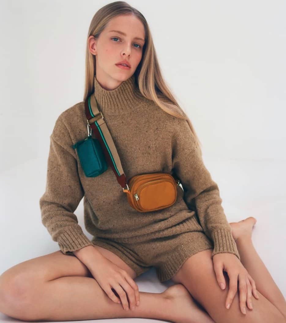 アビー・チャンピオンのインスタグラム：「@zara shot by @zoeghertner 🤍」