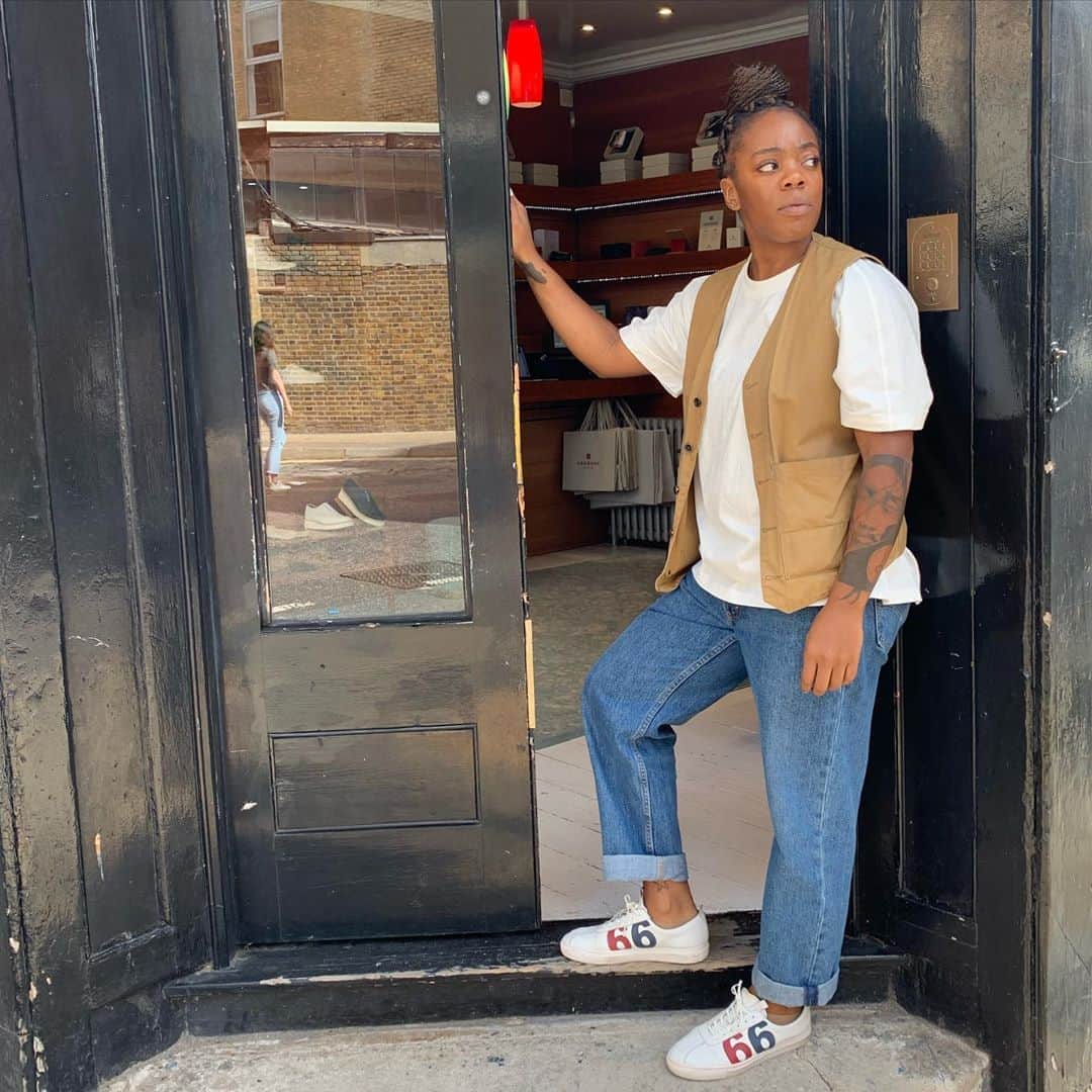 のインスタグラム：「The lovely Kenzia at our Women’s store on Hanbury St. She is getting a few men’s styles in too so if you are over East on the weekend please go in and check them out.  #teamgrenson #grensongirls #grensonhanburyst #peopleingrenson #sneakersbygrenson #thegoodshoe」