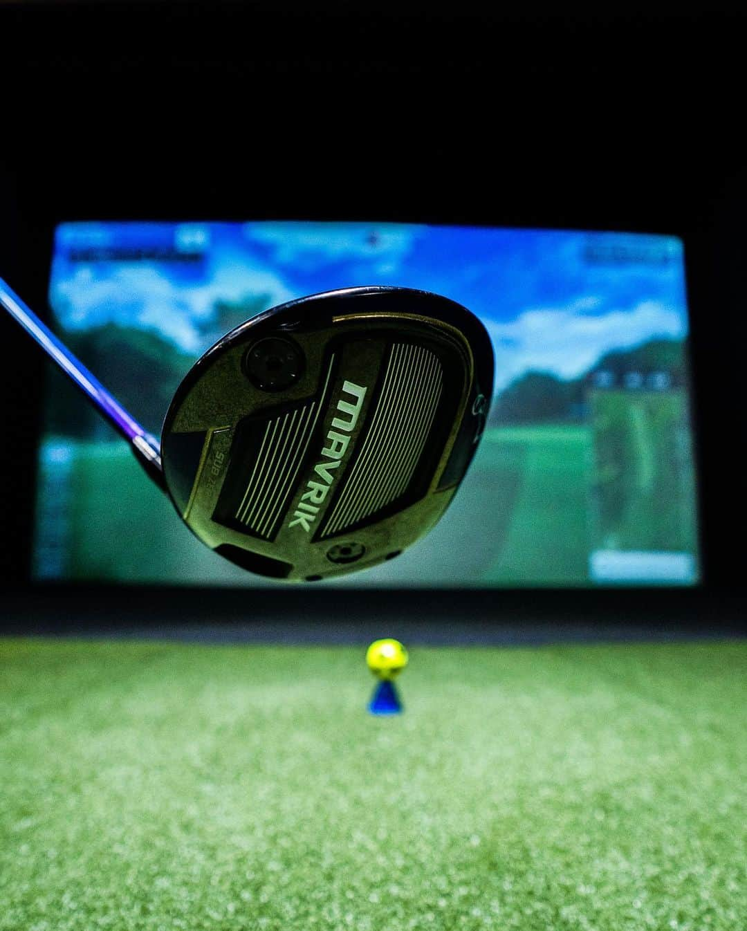 Dude Perfectさんのインスタグラム写真 - (Dude PerfectInstagram)「Got the new @fullswingsimulators dialed in @ DPHQ and we may NEVER LEAVE. Incredibly realistic graphics and best course lineup in the game.  We should be on TOUR in no time 😂⛳️ #FullSwingPartner」9月11日 5時59分 - dudeperfect