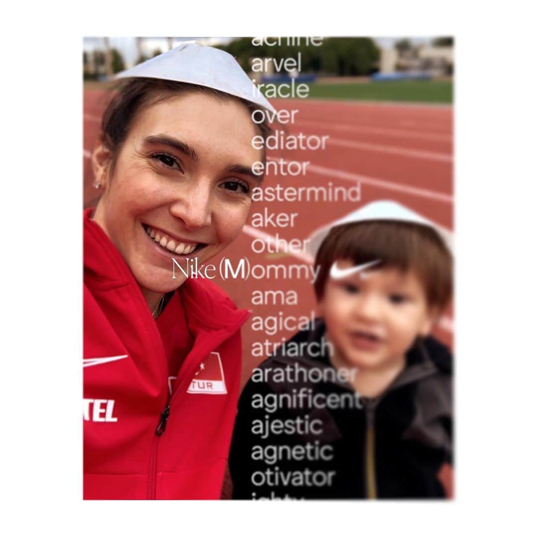 ナズ・アイデミルのインスタグラム：「Bir sporcu olarak, anne olduğumda hayatımda yepyeni bir dönem başladı. Artık sadece kendi hedeflerine koşan bir sporcu değil, aynı zamanda bir (M)ommy olmam gerekiyordu. Kolay olduğunu söyleyemem, ama bu keyifli maratona katıldığım için her gün kendimle gurur duyuyorum.  Bu yolculukta benim ve dünyadaki tüm annelerin yanında olan @Nikewomen 'a teşekkür ederim. #NikeM」