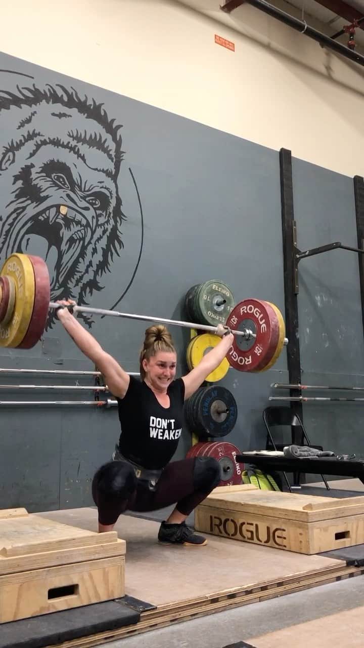 マッティ・ロジャーズのインスタグラム：「Had some nice lifts last cycle, what’s coming this cycle? 111kg/244lbs @ 76.6kg BW」