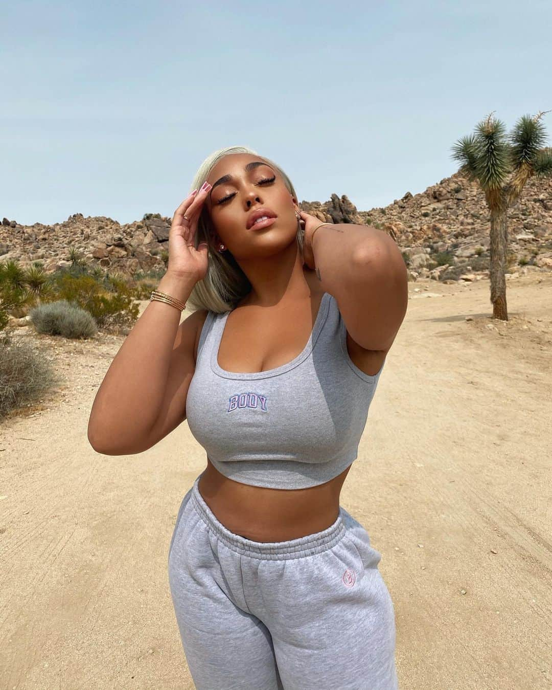 ジョーディン・ウッズさんのインスタグラム写真 - (ジョーディン・ウッズInstagram)「phone on dnd 🌙」9月11日 6時38分 - jordynwoods