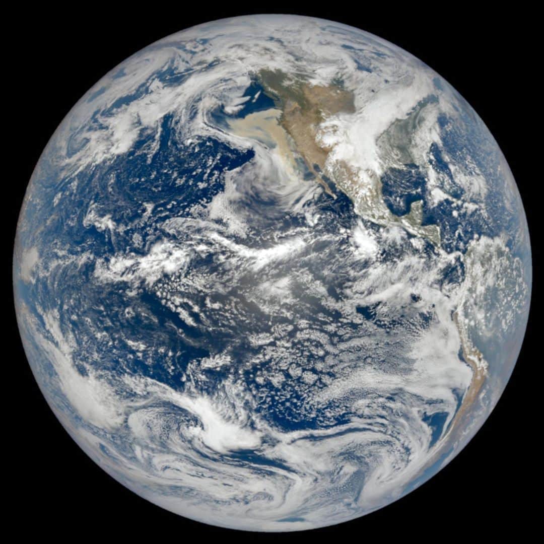 NASAさんのインスタグラム写真 - (NASAInstagram)「Wildfires are burning in the western United States. ⁣ ⁣ Our Earth Polychromatic Imaging Camera (EPIC) aboard the @NOAA DSCOVR satellite acquired this image on Sept. 9, 2020, showing large areas of Oregon, California, and the northeastern Pacific Ocean obscured by smoke. The smoke was so thick and widespread that it was easily visible from 1.5 million kilometers (1 million miles) away from Earth.⁣ ⁣ Credit: NASA Earth Observatory image by Lauren Dauphin, using MODIS data from NASA EOSDIS/LANCE and GIBS/Worldview and data from DSCOVR EPIC⁣ Caption: Adam Voiland⁣ ⁣ #NASA #NOAA #Earth #Wildfires」9月11日 6時45分 - nasa