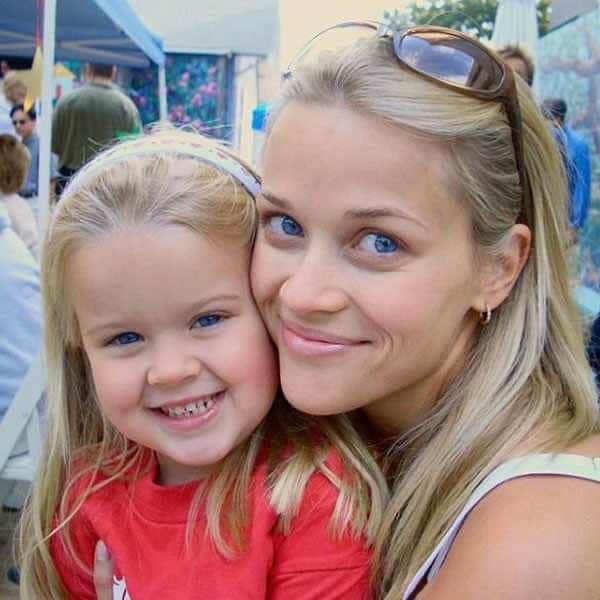 People Magazineさんのインスタグラム写真 - (People MagazineInstagram)「Reese Witherspoon is celebrating a big milestone: Her daughter Ava's 21st birthday! 🎉 "Wow! How is it possible that this little girl is now 21 years old? Happy Birthday to my sweet girl who has become the most incredible young woman. 💫 Her kindness, her compassion, and her huge heart never cease to amaze me." Swipe to see some of their sweet photos over the years. 💗  #Regram @reesewitherspoon」9月11日 7時07分 - people
