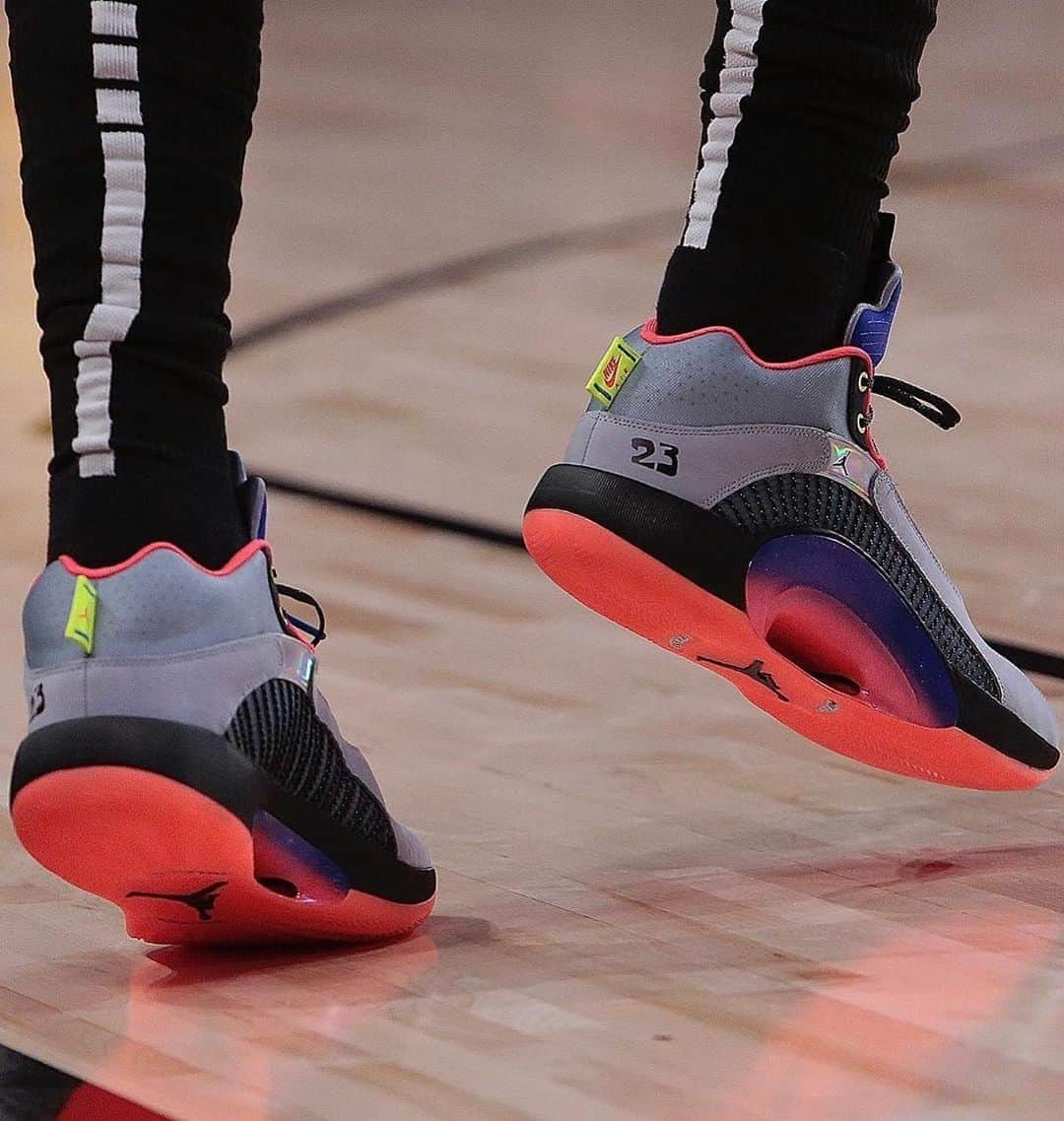 Nice Kicksさんのインスタグラム写真 - (Nice KicksInstagram)「Jeff Green officially debuts the Air Jordan XXXV on-court during #Rockets warmups. @nicekickshoops  📸: @nbakicks」9月11日 7時25分 - nicekicks