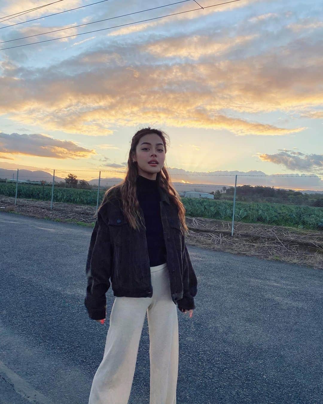リリーマイマックのインスタグラム：「Good morning & happy Friday 🌞」