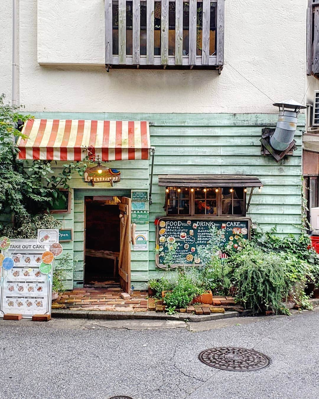 CAFE-STAGRAMMERさんのインスタグラム写真 - (CAFE-STAGRAMMERInstagram)「Good morning, Tokyo.  おはようございます、フライデー♪ #吉祥寺 #カフェ #☕ #cafe #kichijoji #tokyocafe #cafetyo #吉祥寺カフェ #ハティフナット #ハティフナット吉祥寺 #ハティフナット吉祥寺のおうち #hattifnatt #hattifnatt吉祥寺のおうち」9月11日 8時13分 - cafetyo