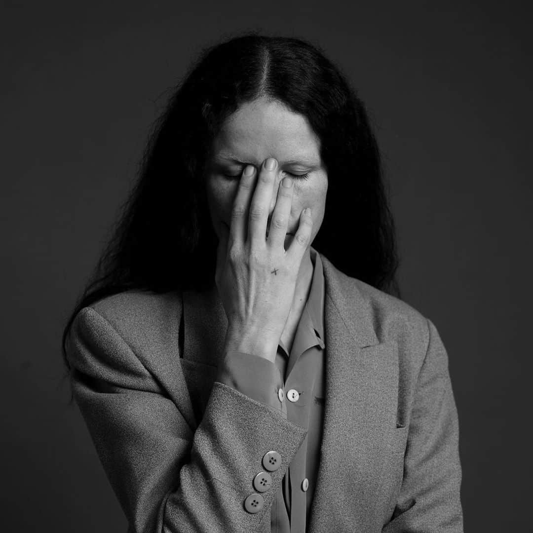 デヴェンドラ・バンハートさんのインスタグラム写真 - (デヴェンドラ・バンハートInstagram)「Sextet  September 12 - October 17 2020  @isabellealbuquerque  Reservations must be made! @nicodimgallery 📸 @laurendukoff」9月11日 8時33分 - devendrabanhart