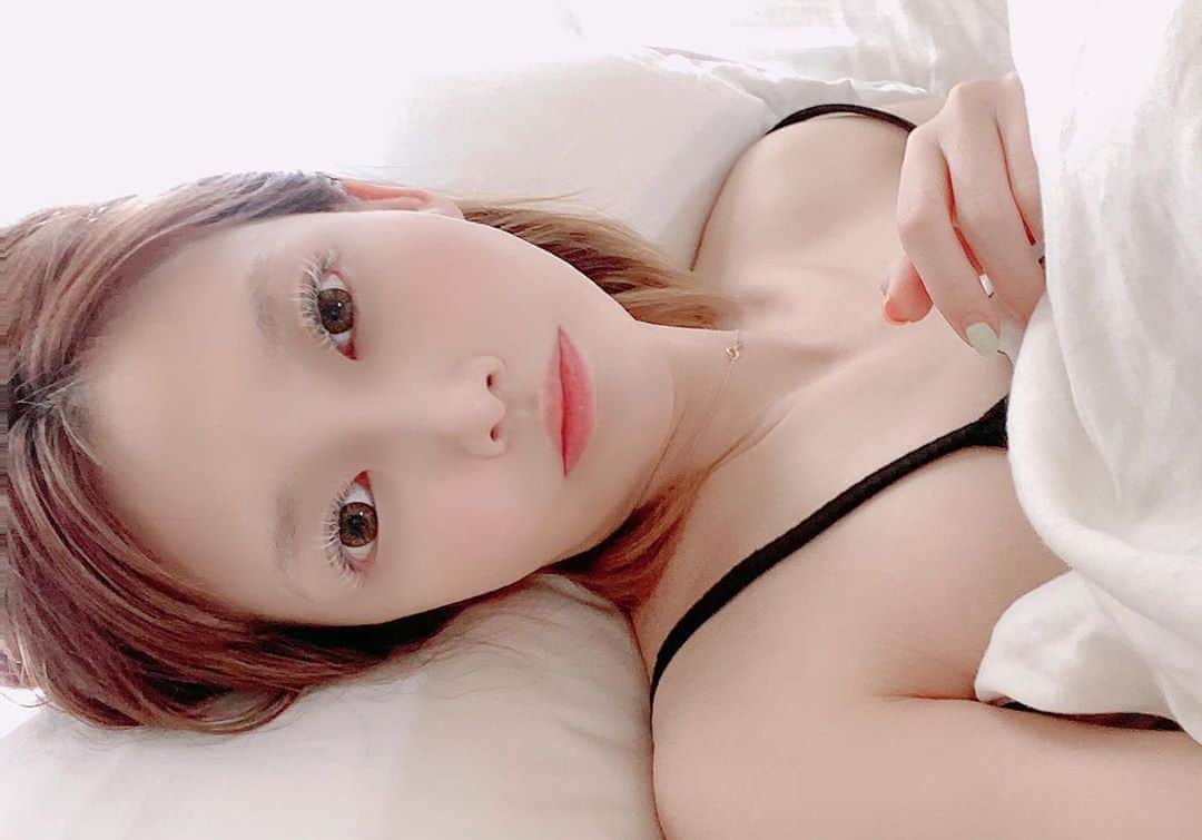のインスタグラム：「白睫毛！ #マツエク #カラーマツエク」