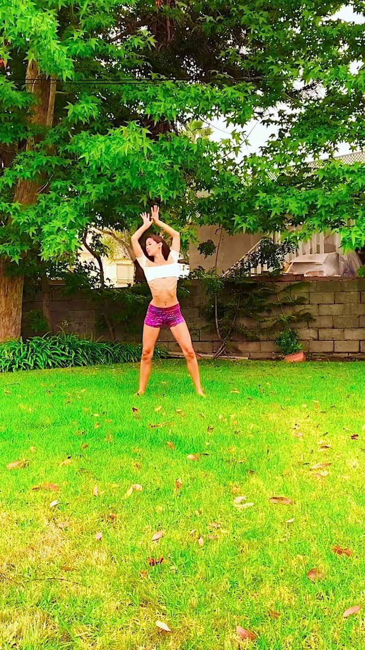 メロディー洋子のインスタグラム：「I am the Earth I am the Sun We are the Children The Children of Love  🌱✨  Today I danced for rain 🌧  Today I danced from my heart.  Today I danced from my soul.  Today I danced for my art 🌟  I am The Earth. I am The Water. I am The Wind. I am The Fire. I am A Daughter. I am A Sister. I am A Mother. I am A Grandmother. I am A Child. I am. I am. I am. I am. 🦁  Beautiful music 🎶 “Gaia Nectar” @masoodalikhanmusic 🙏」