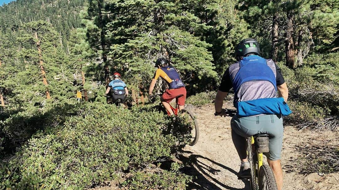 アレックス・オノルドさんのインスタグラム写真 - (アレックス・オノルドInstagram)「Yesterday I mountain biked around Lake Tahoe with @chris__mcnamara, @pablo_durana and @tommycaldwell - something like 120mi and 14k ft of vertical. We rode for a bit over 16 hours (very few breaks...) and generally enjoyed an epic outing. We got super lucky with air quality; the apocalyptic smoke mostly blew out for the day so we had beautiful views and easy breathing. Pretty cool to have an adventure like this house to house...  For anyone who cares about details, I was riding an @iamspecialized Stumpjumper and the other guys had an assortment. The key was probably eating and drinking enough all day to feed the engine. I ate an absurd amount of @theprobar bolts (and I’m not even sponsored or anything, they just seemed to go down easily).  Thanks Pablo and Chris for taking pics during the ride, and @coreyrichproductions for some of the group pics.」9月11日 9時57分 - alexhonnold