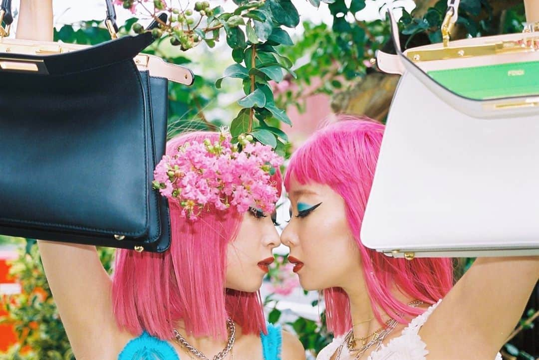 AYAさんのインスタグラム写真 - (AYAInstagram)「💐🌷🌸🌺 Beautiful moment  with #fendipeekaboo  @fendi  @fisforfendi 💖」9月11日 10時01分 - ayaxxamiaya