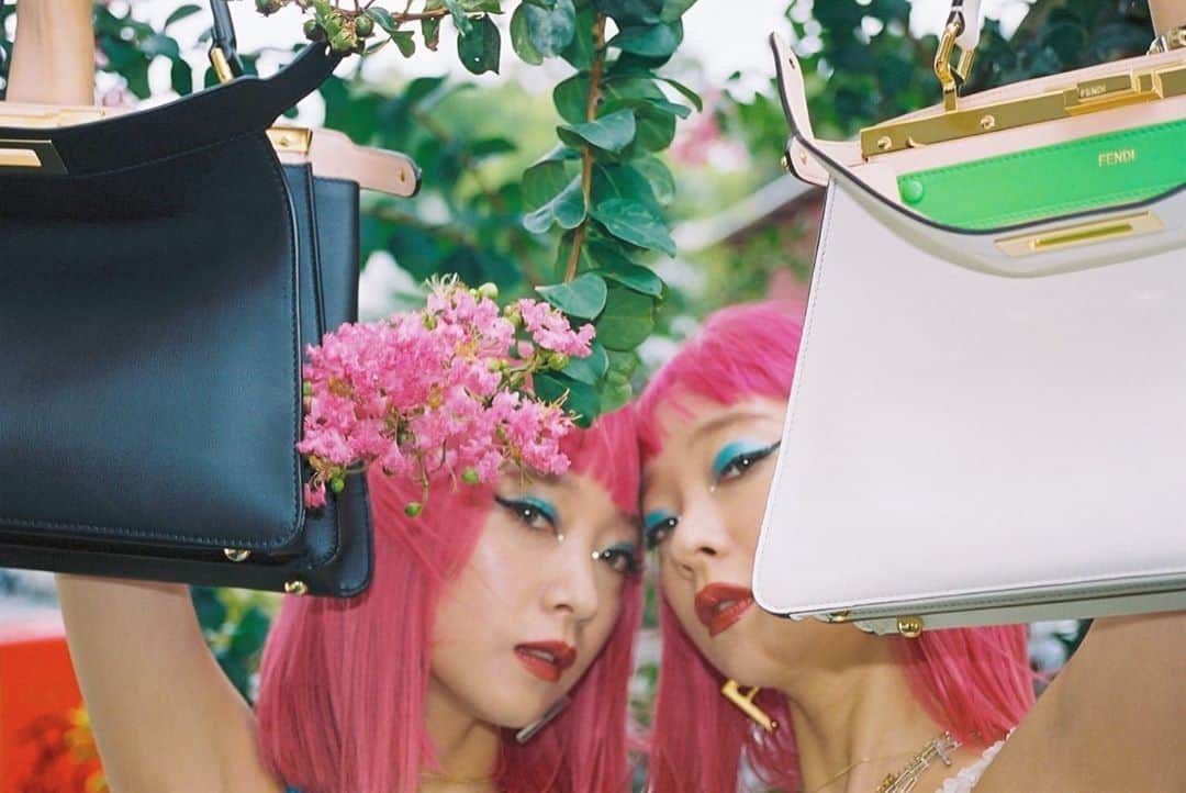 AYAさんのインスタグラム写真 - (AYAInstagram)「💐🌷🌸🌺 Beautiful moment  with #fendipeekaboo  @fendi  @fisforfendi 💖」9月11日 10時01分 - ayaxxamiaya