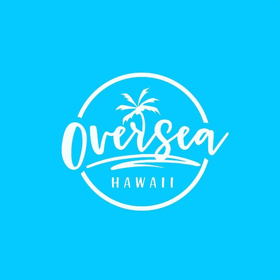 oversea_weddingのインスタグラム：「その旅に 恋をする。 写真にこだわるリゾートウェディング ・ 国内だから時差もなくリーズナブルに、南海の楽園で「宮古ブルー」に輝く空と海に包まれるphotogenicなlover's weddingを。 ・ OPEN記念でinstagram限定特典あります！ まずはお問合せを。 #リゾートウェディング #前撮り #ウェディングフォト #後撮り #星空撮影 #ウェディングドレス #hawaiiwedding #花嫁ヘア #フォトウェディング #卒花 #プレ花嫁 #卒花嫁 #日本中のプレ花嫁さんと繋がりたい #沖縄挙式 ウェディング #沖縄ウェディング #写真好き #宮古島 #ビーチフォト #dancingbear #onelove #海外ウェディング #宮古島旅行 #ウェディングブーケ #リゾ婚 #与那覇前浜ビーチ #お色直し #入籍 #宮古ブルー #モバイルウェディング #さとうきび畑の一本道」