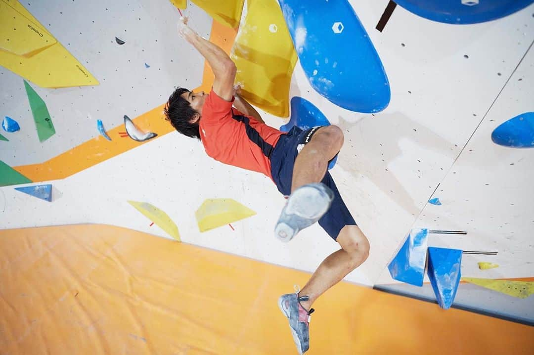 アフロスポーツさんのインスタグラム写真 - (アフロスポーツInstagram)「楢﨑智亜(@tomoa_narasaki ). . Special photo session at au CLIMBING WALL in Ibaraki, Japan, September 9, 2020. . Photo:Kenjiro Matsuo(@kenjiromatsuo.aflosport ) #climing #sportclimbing #sportphotgraphy #クライミング」9月11日 11時37分 - aflosport