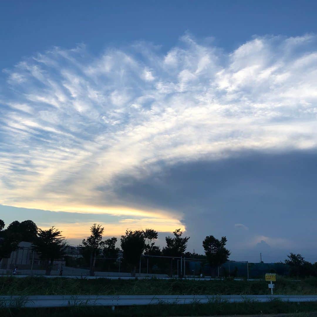金田久美子さんのインスタグラム写真 - (金田久美子Instagram)「毎日いろんな雲があって面白いな。 #雲 #夏雲」9月11日 12時14分 - kumiko_kaneda