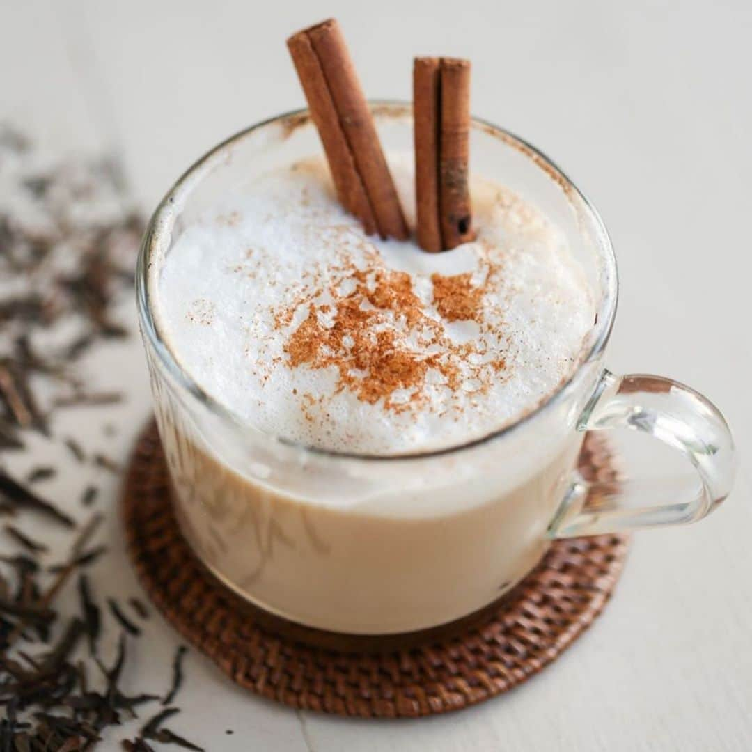 YAMAMOTOYAMA Foundedさんのインスタグラム写真 - (YAMAMOTOYAMA FoundedInstagram)「Cozying to the new season with this delicious Hojicha Cinnamon Latte. Tap the link in bio for the full recipe. #Yamamotoyama」9月11日 12時17分 - yamamotoyama_usa