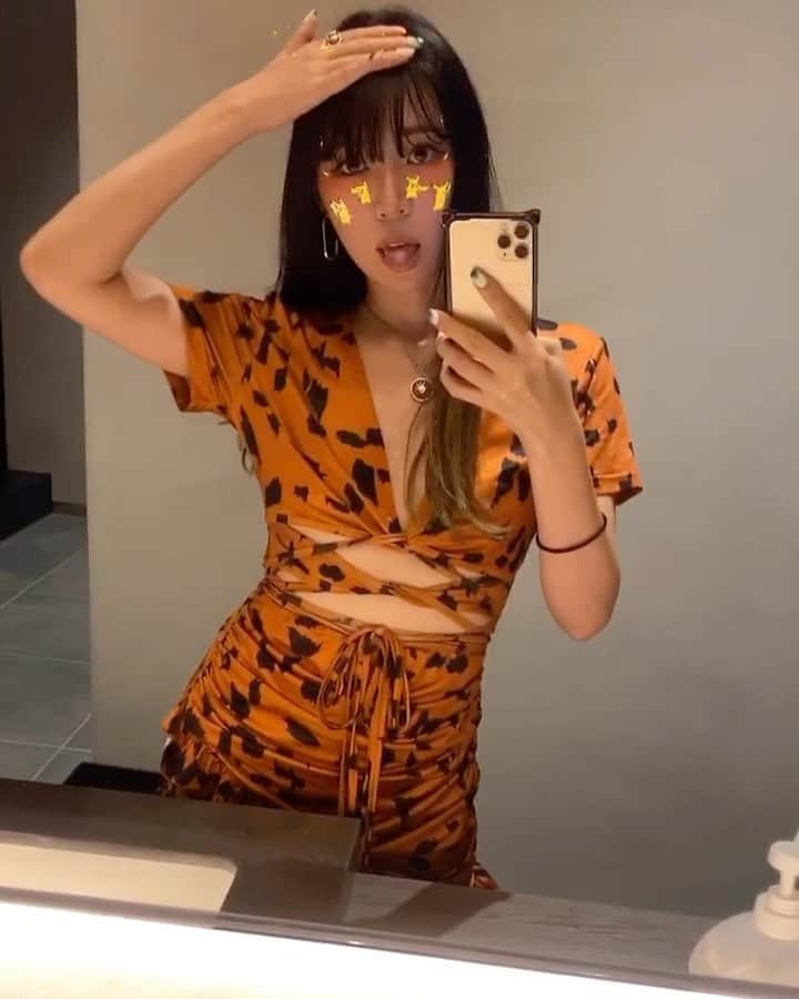 DJ mariennuのインスタグラム：「結局これは、何柄？ 🐅🐄🐆🐈」